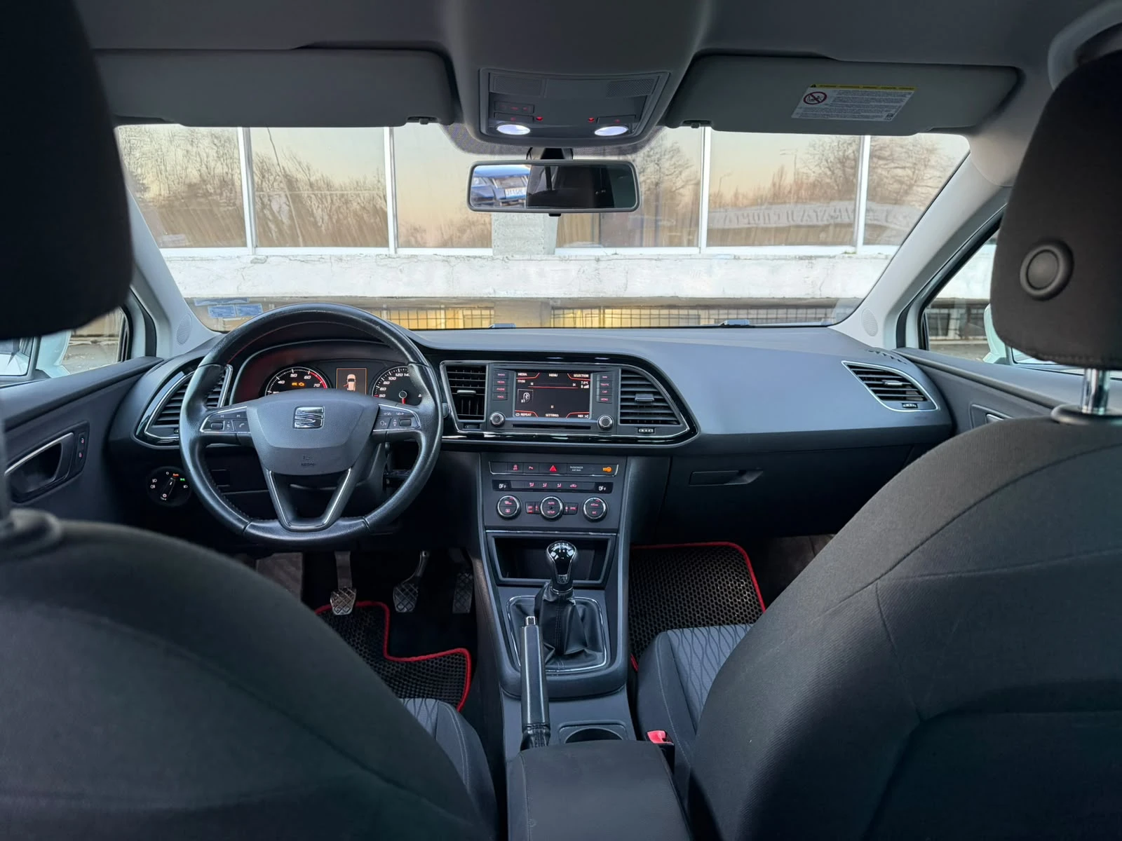 Seat Leon TGI, снимка 8 - Автомобили и джипове - 55692411