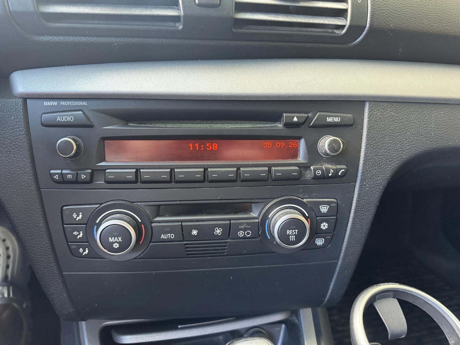 BMW 116, снимка 8 - Автомобили и джипове - 56001642