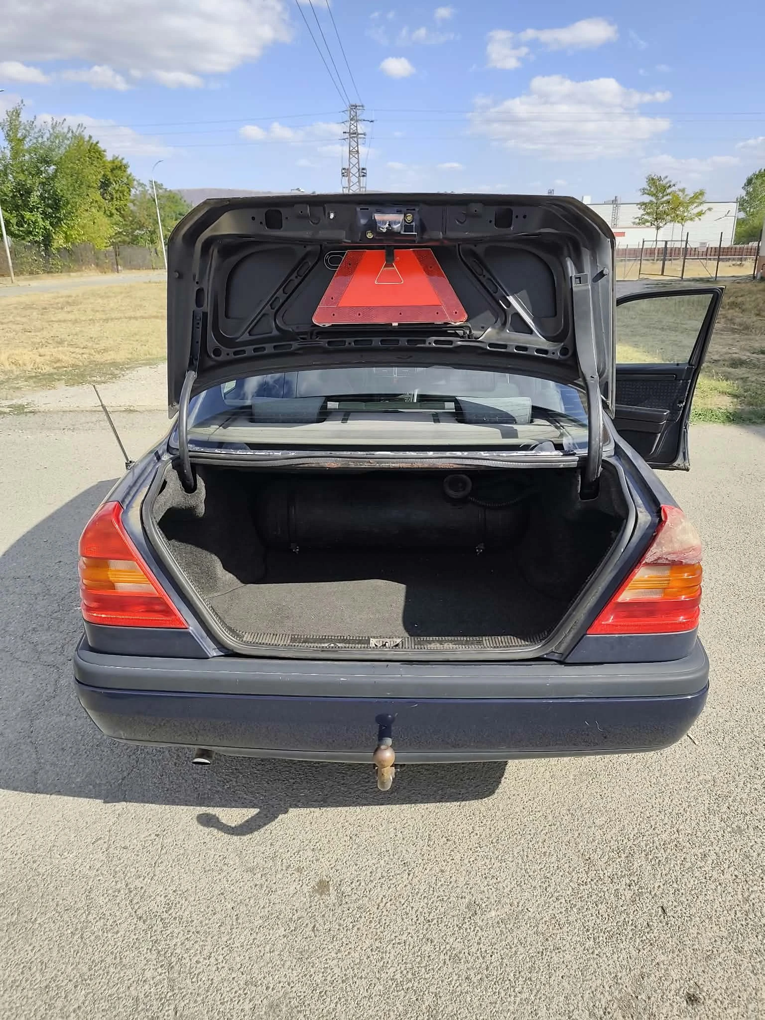 Mercedes-Benz C 180, снимка 3 - Автомобили и джипове - 56350998