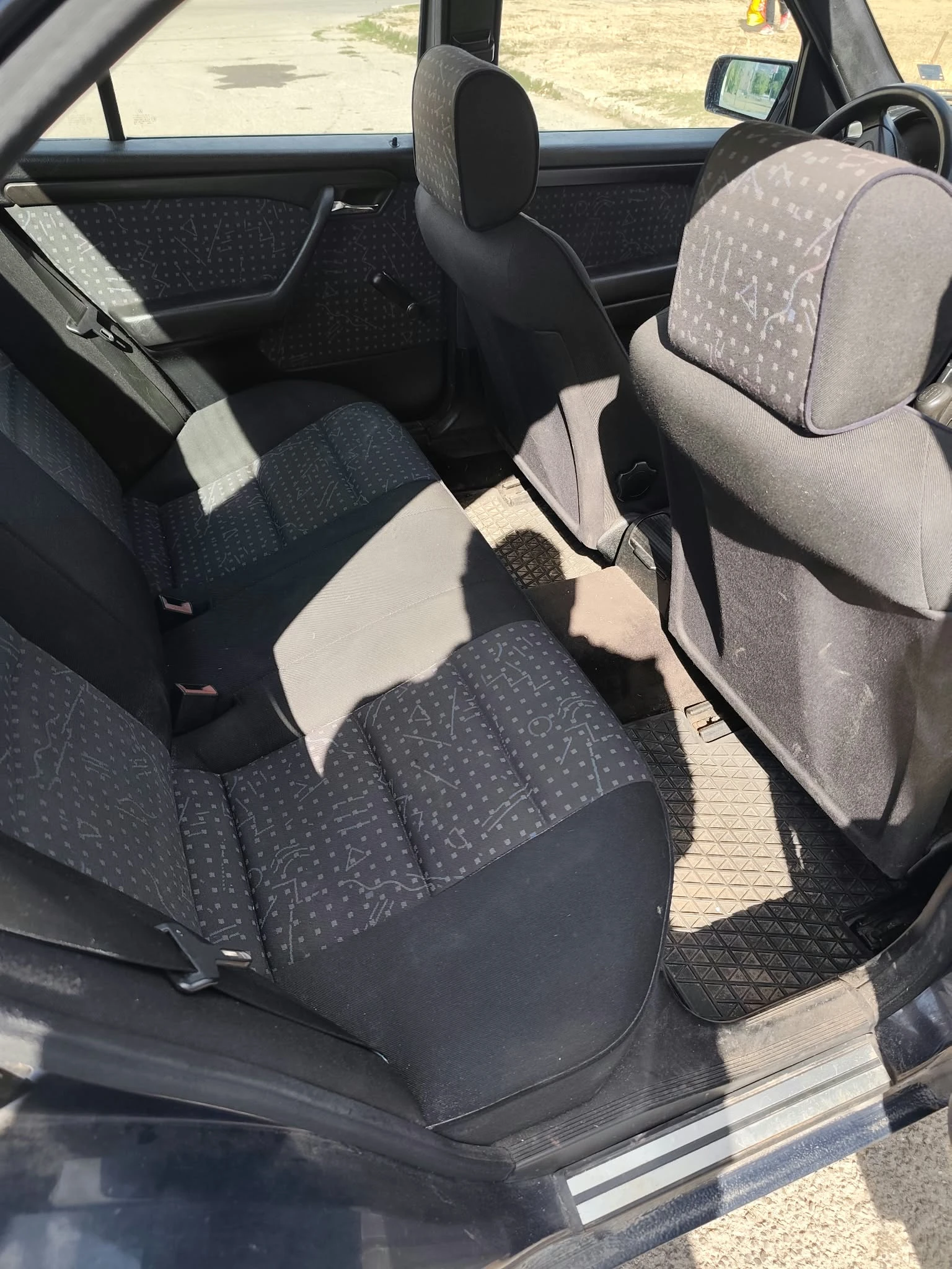 Mercedes-Benz C 180, снимка 7 - Автомобили и джипове - 56350998