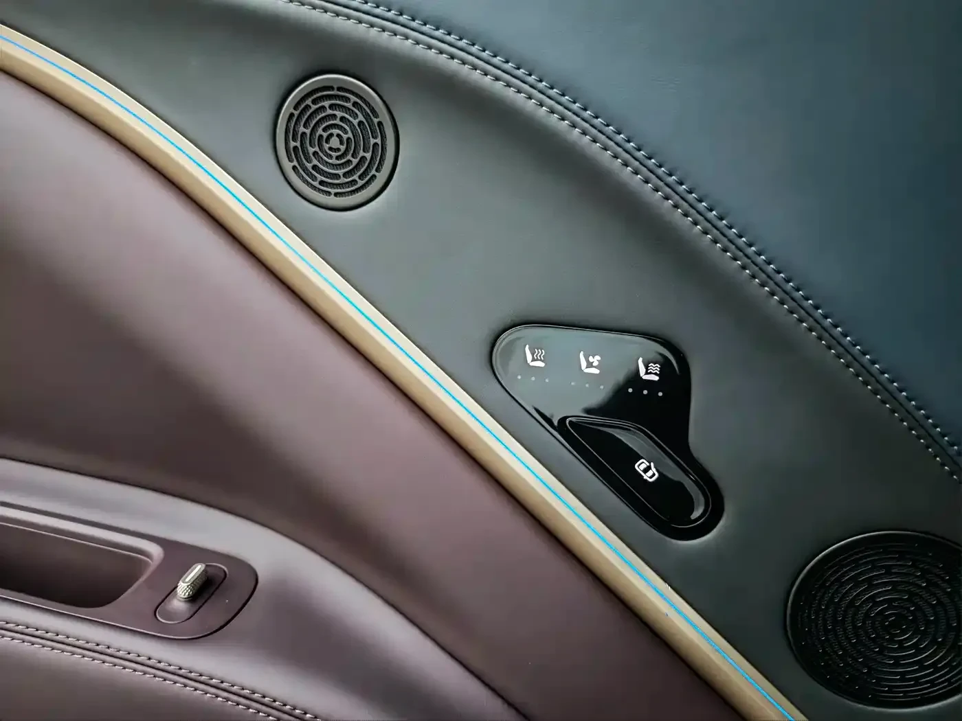 Avatr 11 Max Pure Electric AWD, снимка 13 - Автомобили и джипове - 56624637