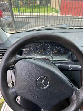 Mercedes-Benz ML 270, снимка 2 - Автомобили и джипове - 45786095