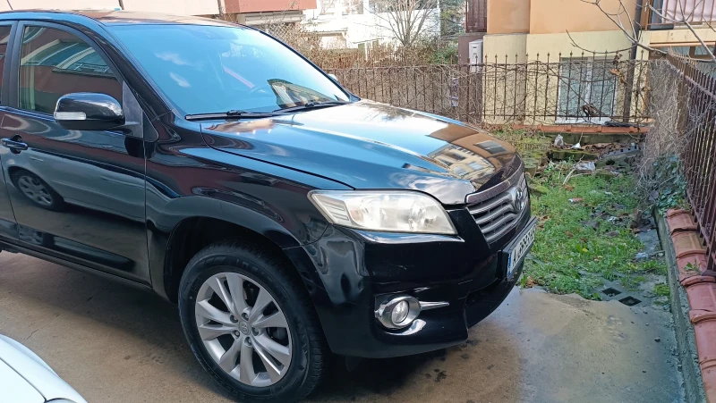 Toyota Rav4 2.2 D4D, снимка 4 - Автомобили и джипове - 49607639