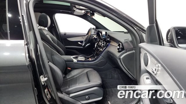 Mercedes-Benz GLC 300, снимка 11 - Автомобили и джипове - 56077633