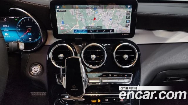 Mercedes-Benz GLC 300, снимка 14 - Автомобили и джипове - 56077633