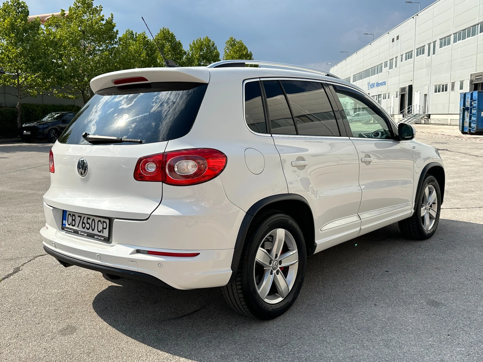 VW Tiguan R line 2.0i 200 к.с. Газ/бензин - изображение 4