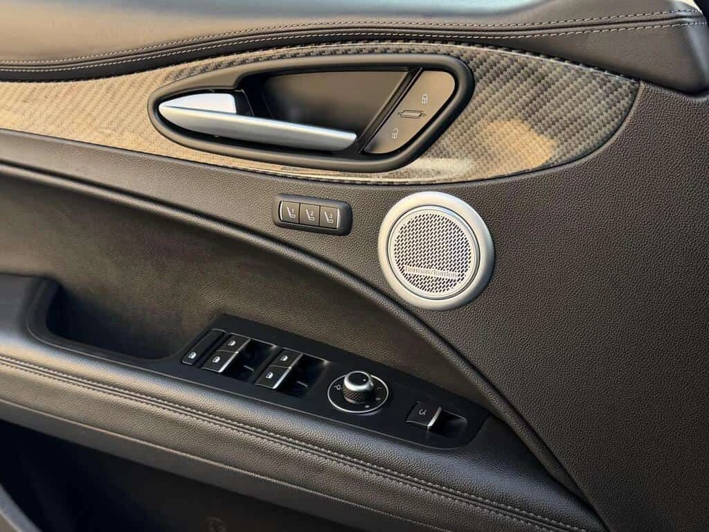 Alfa Romeo Stelvio * Ti Sport CARBONINT| NAVI| BACKUP * CARFAX * ЦЕНА, снимка 17 - Автомобили и джипове - 53862493