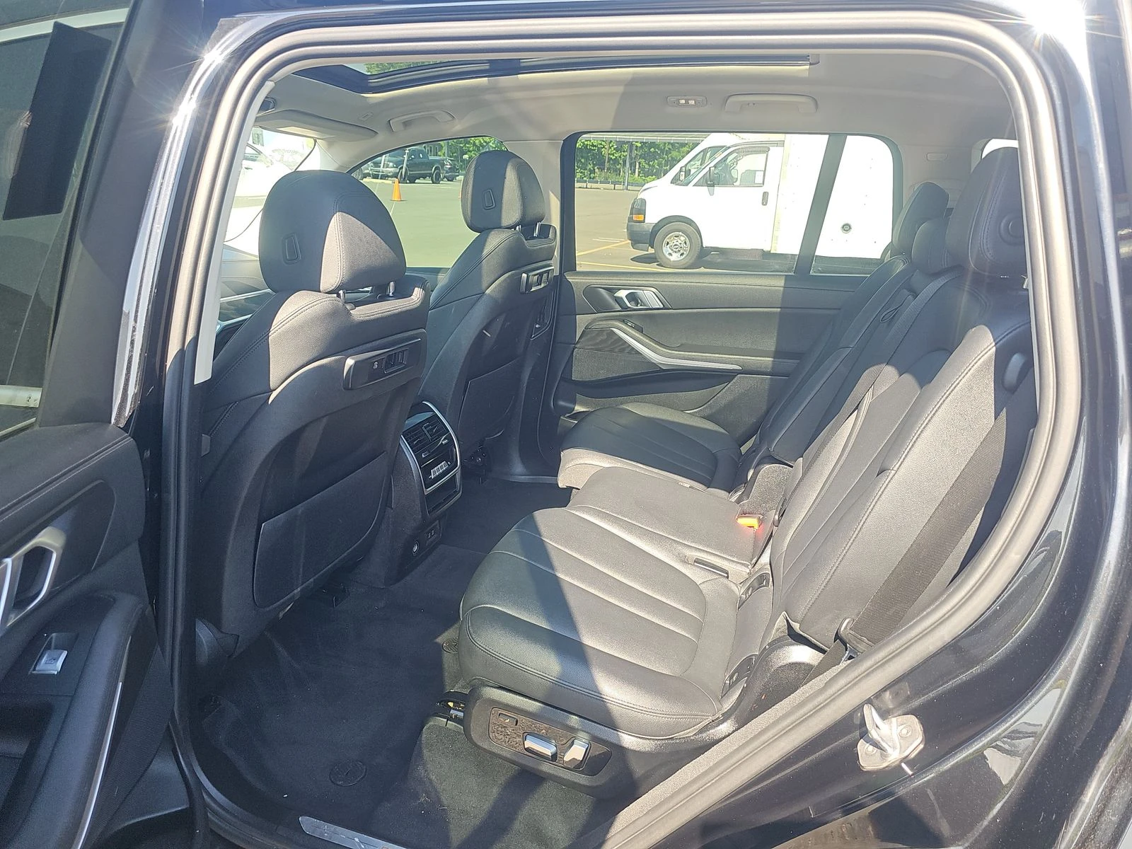 BMW X7 harman kardon* multibeam led* панорама, снимка 8 - Автомобили и джипове - 54647174