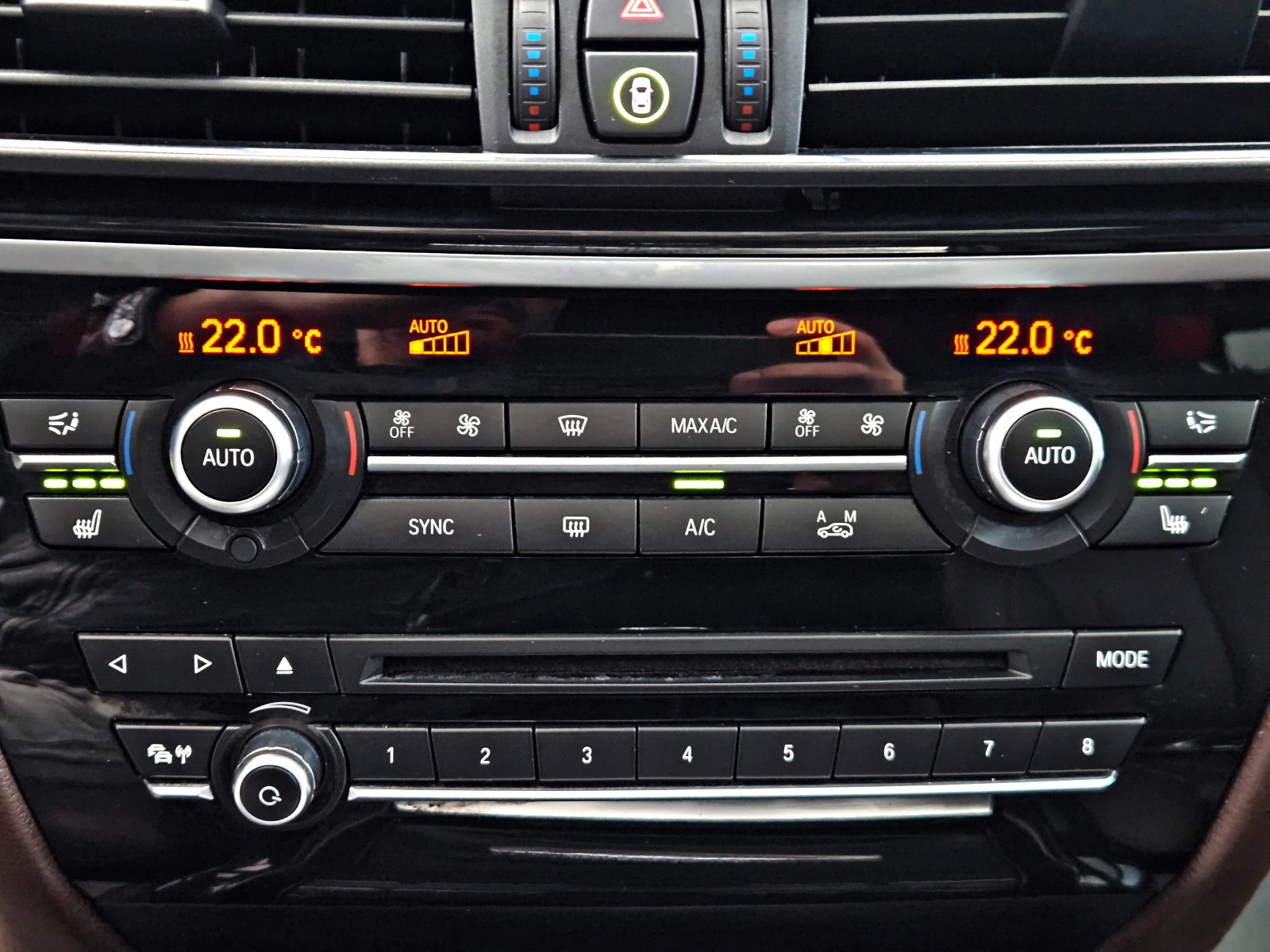 BMW X5 M50D/TVx3/DISTR/HUD/CAMERA/HARMAN/PANO/ПОДГРЕВ/LIZ, снимка 11 - Автомобили и джипове - 54751494