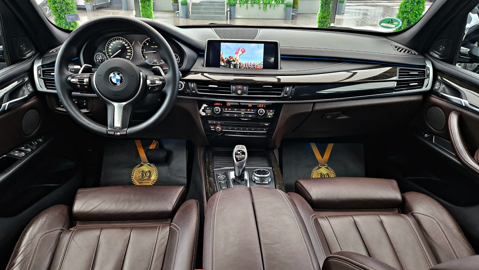 BMW X5 M50D/TVx3/DISTR/HUD/CAMERA/HARMAN/PANO/ПОДГРЕВ/LIZ, снимка 7 - Автомобили и джипове - 54751494