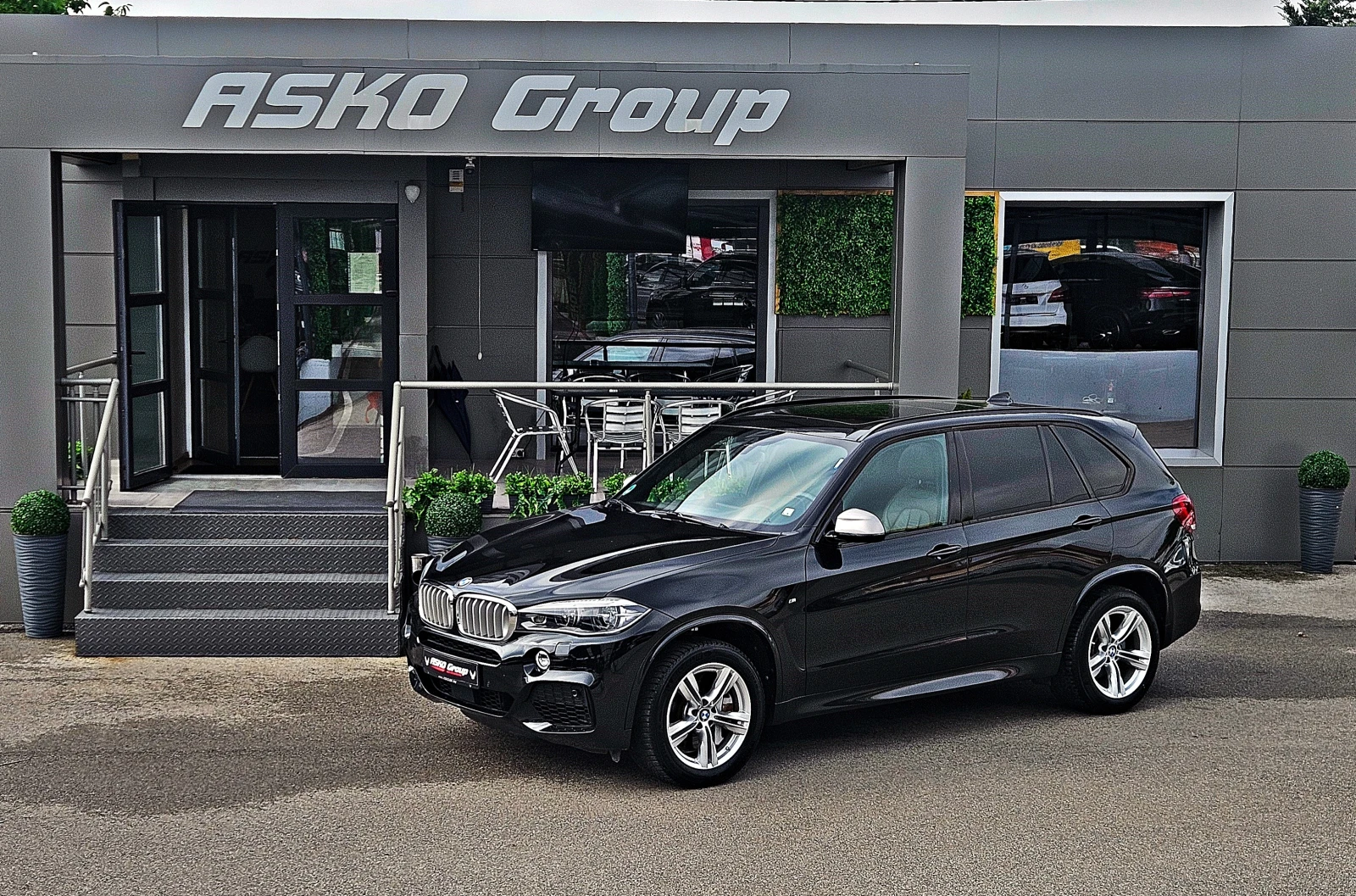 BMW X5 M50D/TVx3/DISTR/HUD/CAMERA/HARMAN/PANO/ПОДГРЕВ/LIZ, снимка 17 - Автомобили и джипове - 54751494