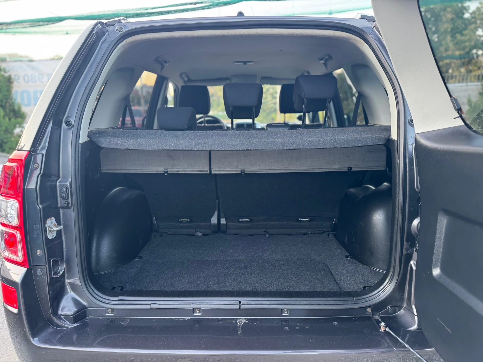 Suzuki Grand vitara 2.4i* FaceLift* Automatic* KeyLess* 4x4, снимка 12 - Автомобили и джипове - 55575039