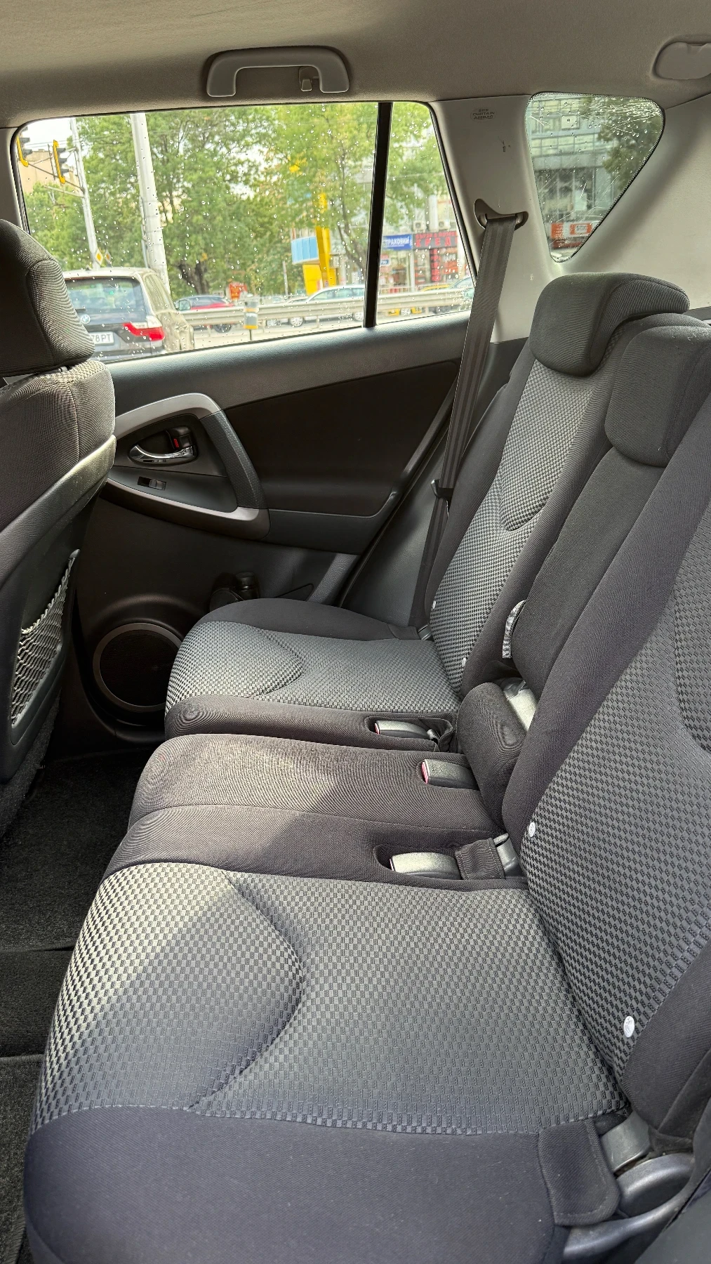Toyota Rav4, снимка 13 - Автомобили и джипове - 56140031