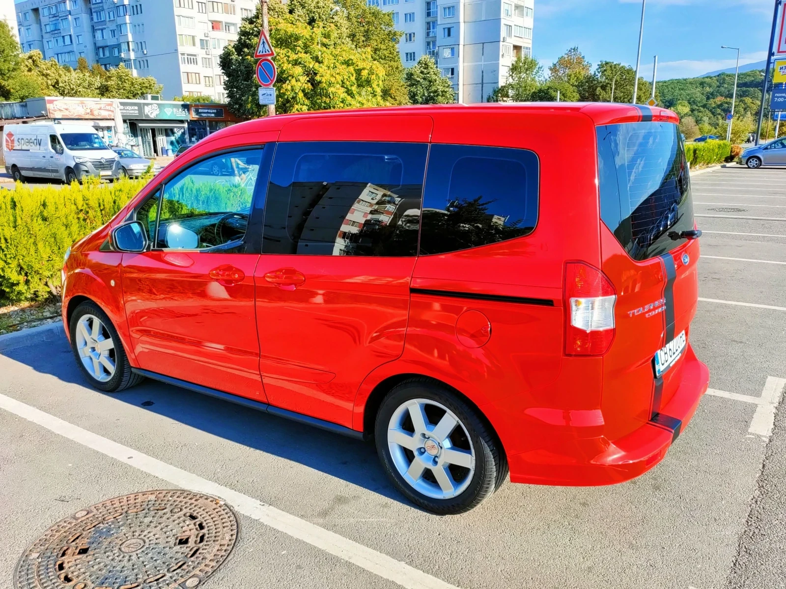 Ford Tourneo Courier Titanium 1.5 TDCi - изображение 6