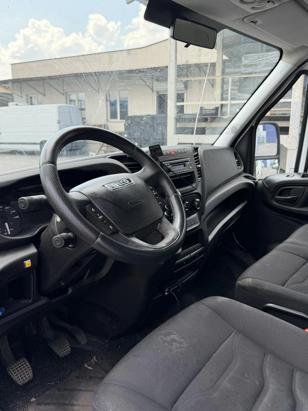Iveco 35c17, снимка 11 - Бусове и автобуси - 55610990