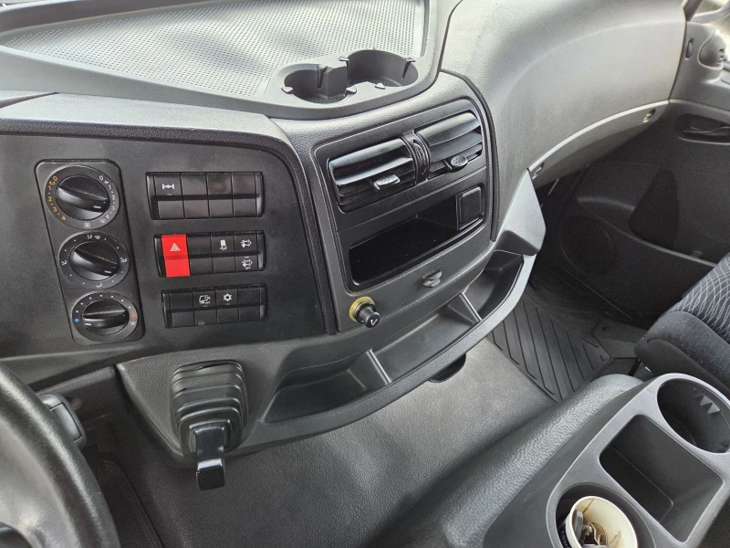 Mercedes-Benz Atego 1221, Хладилен, Падащ борд, Климатик, снимка 11 - Камиони - 50567999