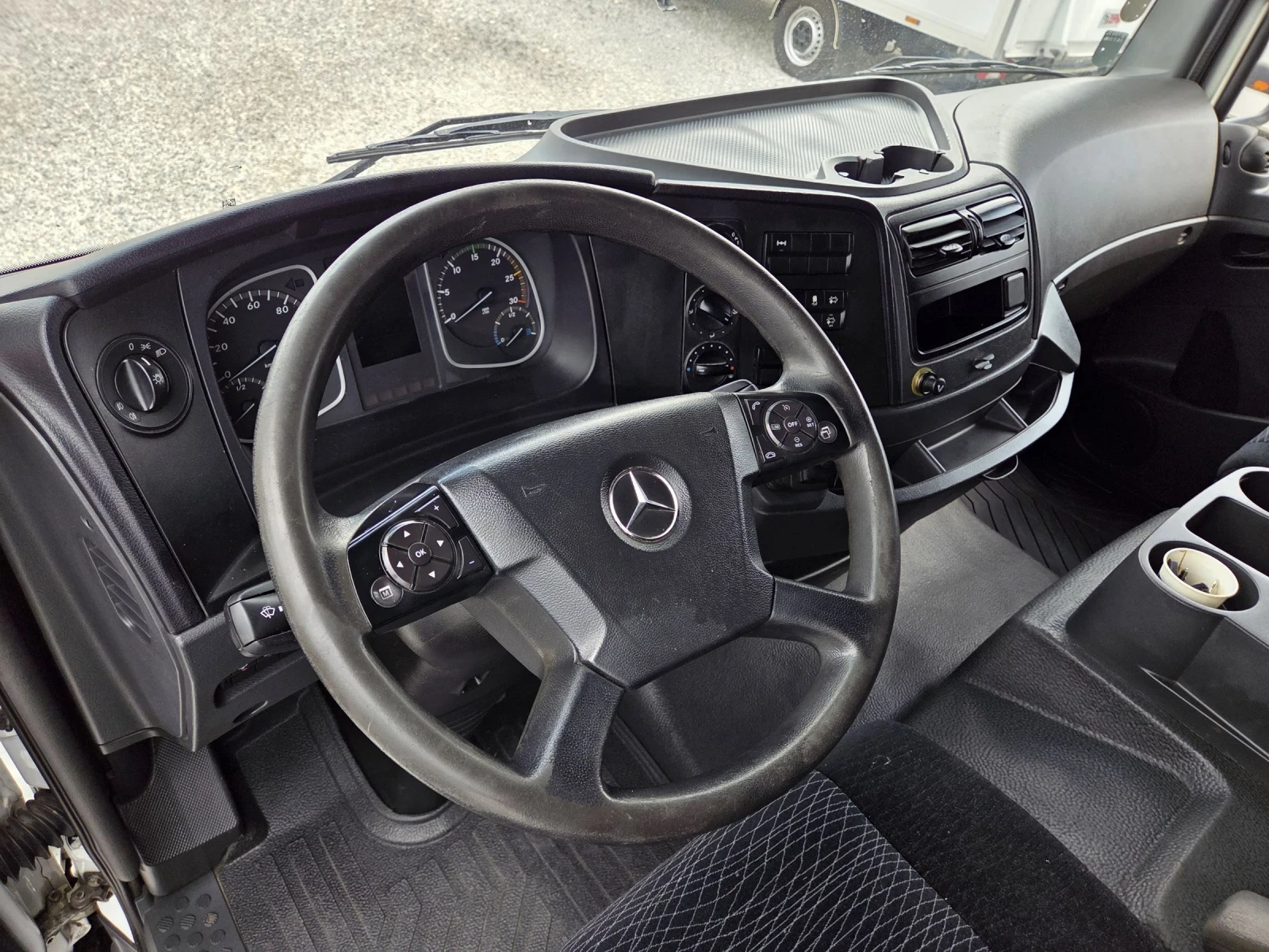 Mercedes-Benz Atego 1221, Хладилен, Падащ борд, Климатик - изображение 10