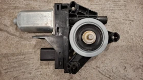 Моторче за стъклоповдигач, ляв за JEEP GRAND CHEROKEE WK2, снимка 2