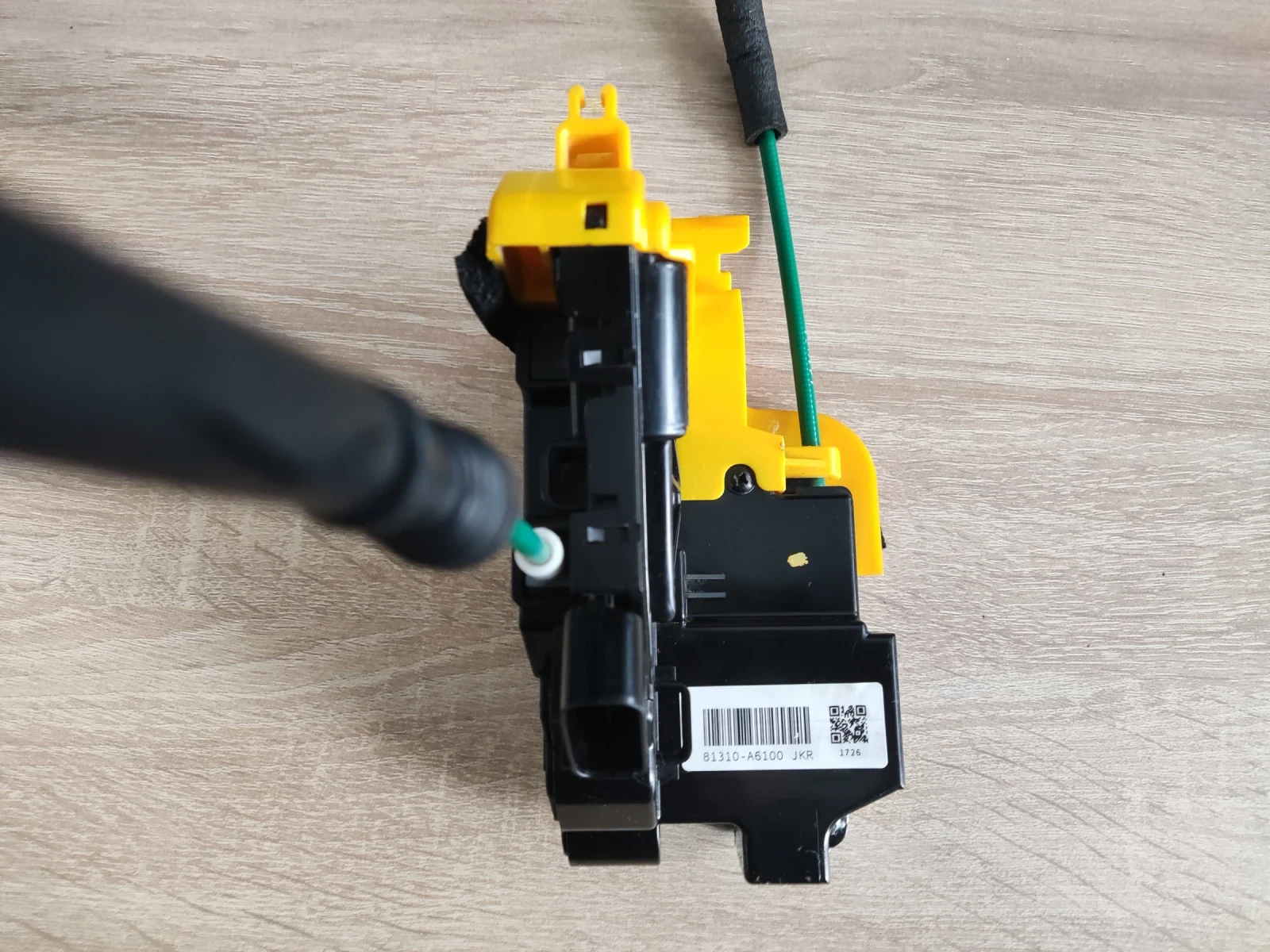 Брава предна лява Hyundai i30 2012-2017