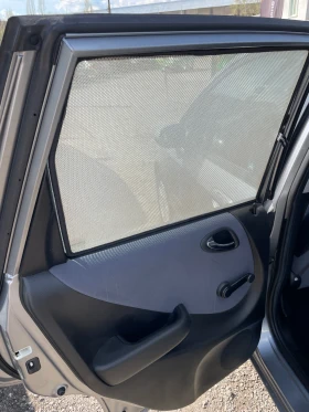 Honda Jazz 1.4i 82к.с. Facelift, Оригинални щори, Нови гуми!, снимка 14