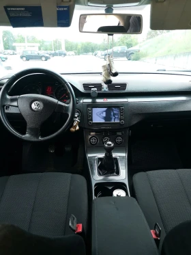 VW Passat 1.9 TDI Седан Нави Топ - 7999 лв. - 76295477 7