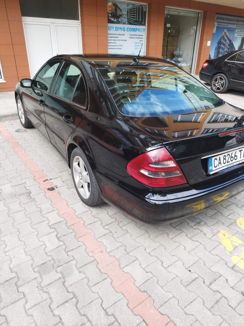 Mercedes-Benz E 200, снимка 6 - Автомобили и джипове - 45301962
