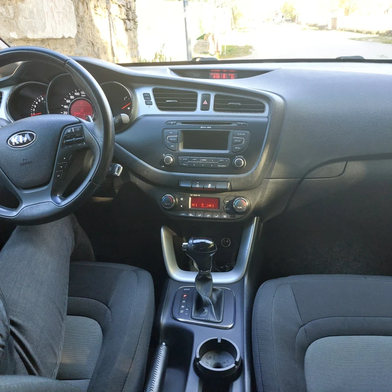 Kia Ceed, снимка 1 - Автомобили и джипове - 47655701