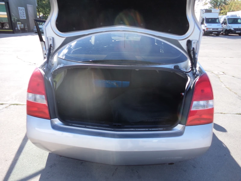 Nissan Primera 2.0, снимка 10 - Автомобили и джипове - 51611578