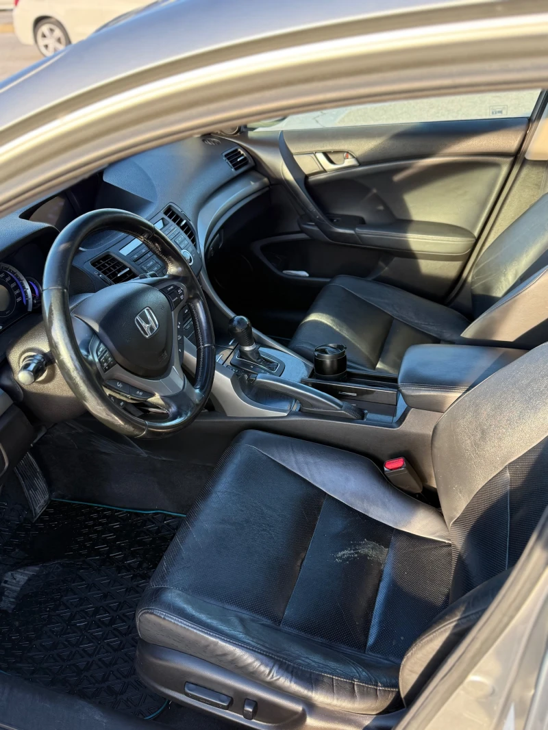 Honda Accord 2.2 iDTEC, снимка 4 - Автомобили и джипове - 52467177