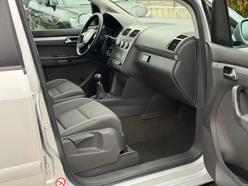 VW Touran 1.9TDi 105к.с * Климатроник* , снимка 11 - Автомобили и джипове - 52554847