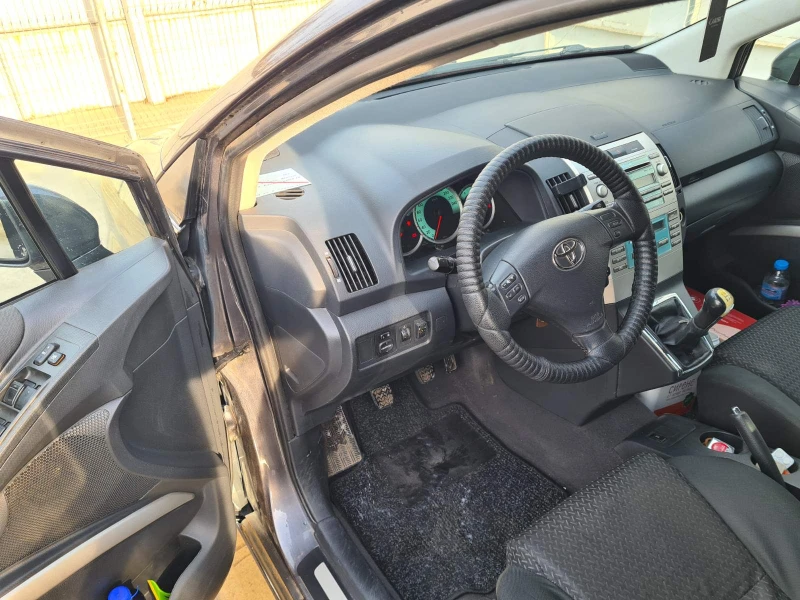 Toyota Verso Facelift, снимка 10 - Автомобили и джипове - 52910615