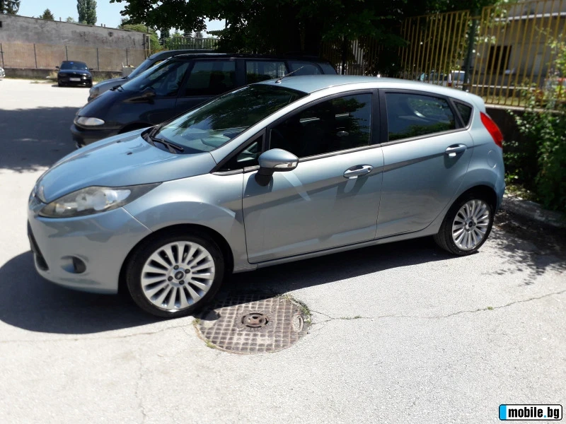 Ford Fiesta, снимка 1 - Автомобили и джипове - 49528390