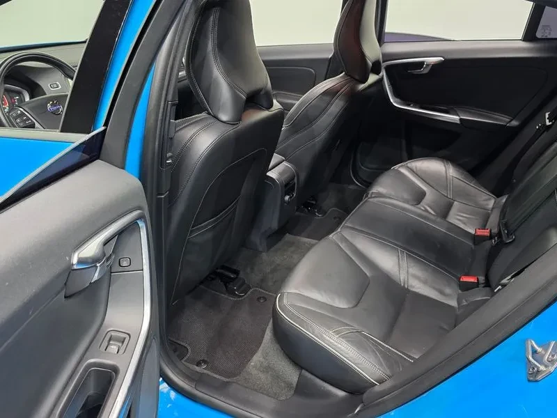 Volvo S60 T5 R-DESIGN, снимка 12 - Автомобили и джипове - 55704233
