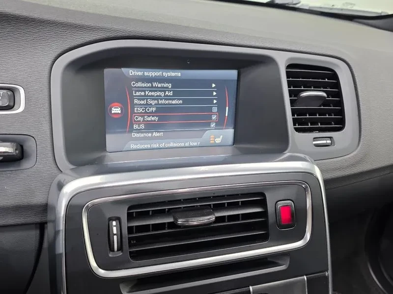 Volvo S60 T5 R-DESIGN, снимка 14 - Автомобили и джипове - 55704233