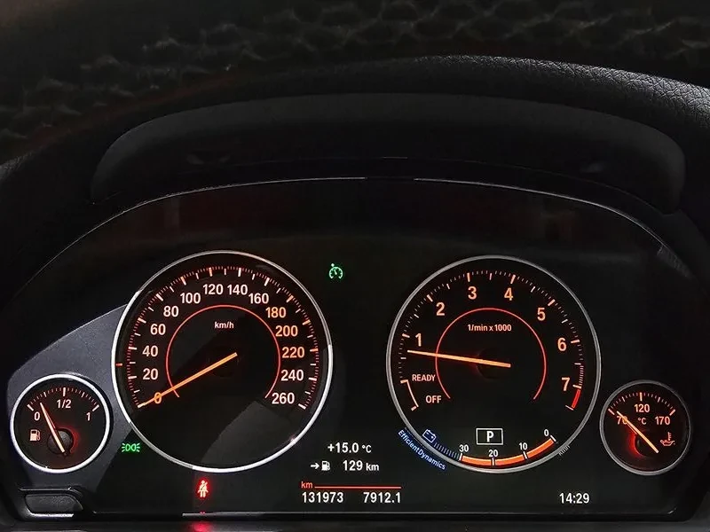 BMW 320 i M Sports - САМО 30% АВАНС, снимка 15 - Автомобили и джипове - 55896877