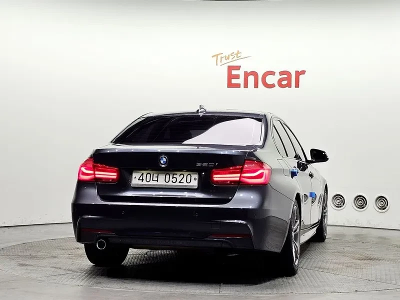 BMW 320 i M Sports - САМО 30% АВАНС, снимка 8 - Автомобили и джипове - 55896877