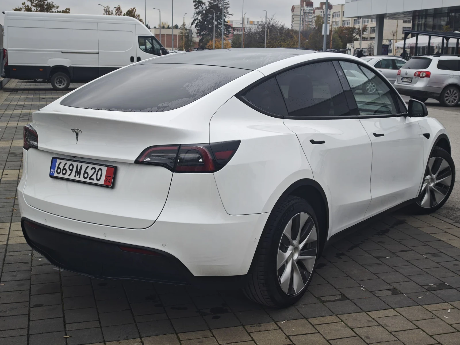 Tesla Model Y LONG RANGE AWD DUAL MOTOR - изображение 4