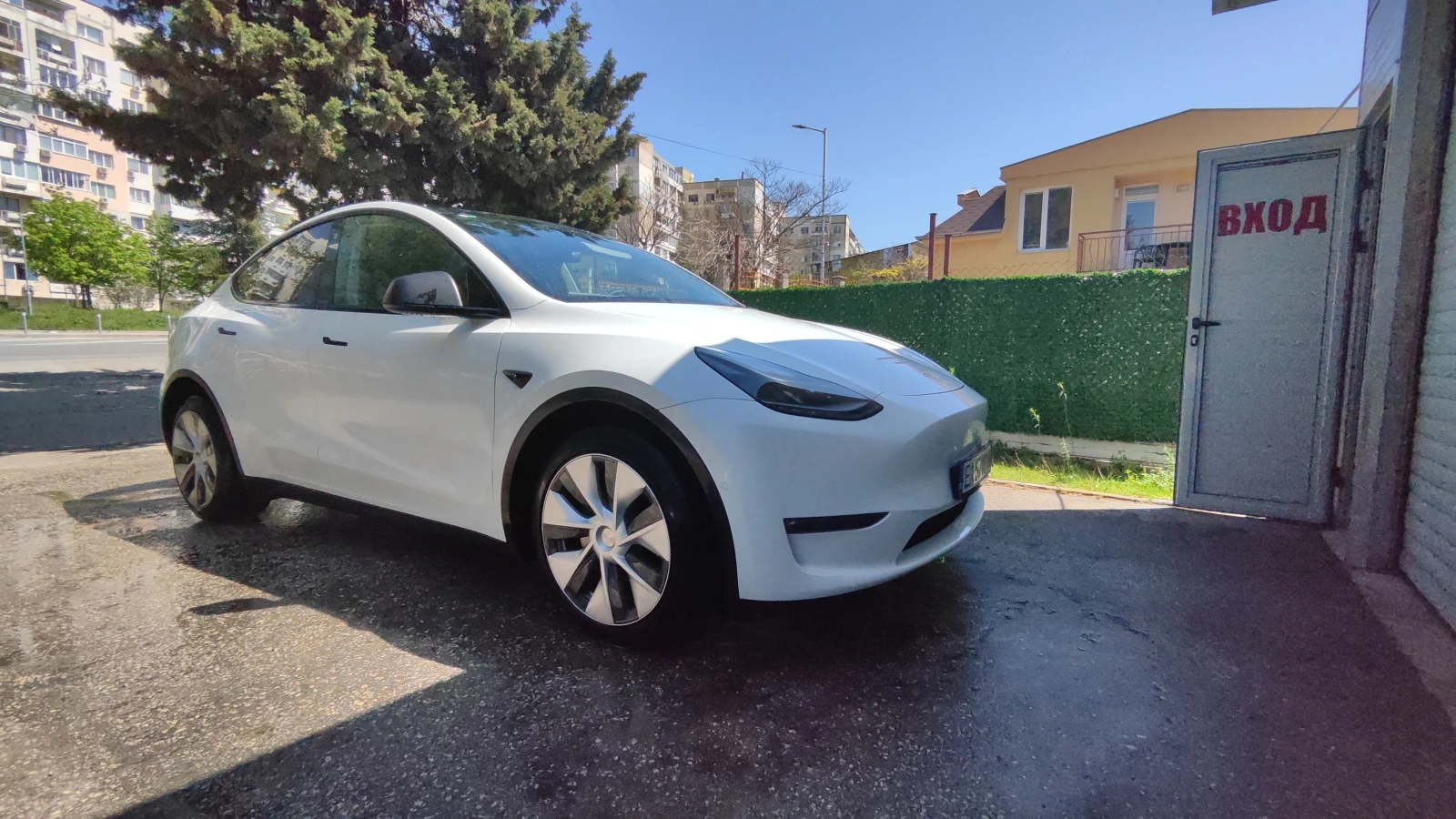 Tesla Model Y LONG RANGE AWD DUAL MOTOR - изображение 2