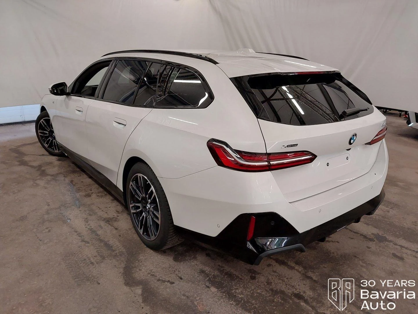 BMW 540 d xDrive Touring M Sport Paket Steptronic - изображение 2