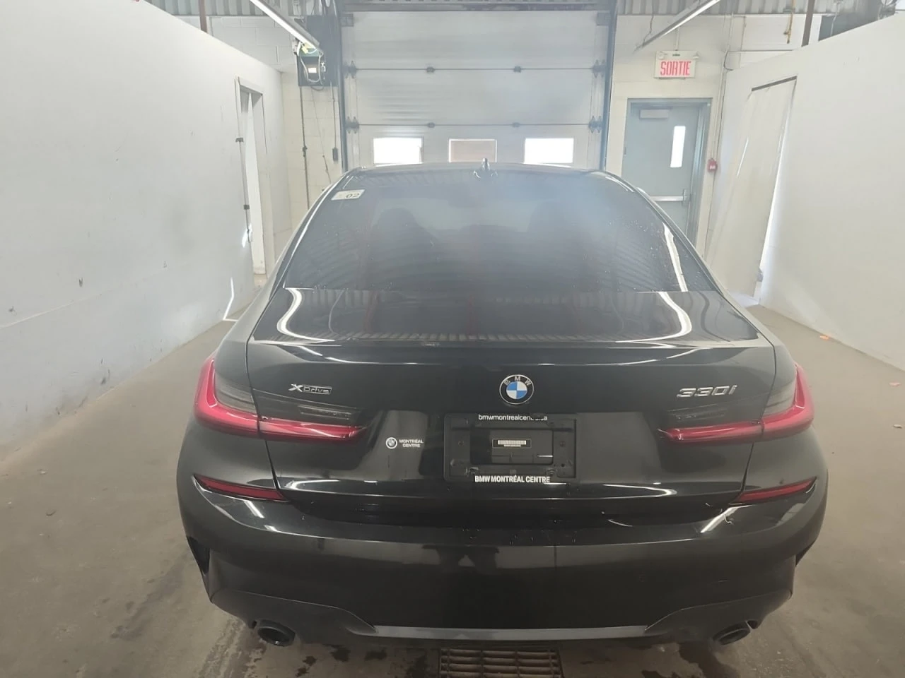 BMW 330 * АВТО КРЕДИТ* ЦЕНА ДО БГ * Сервизна история *  - изображение 4