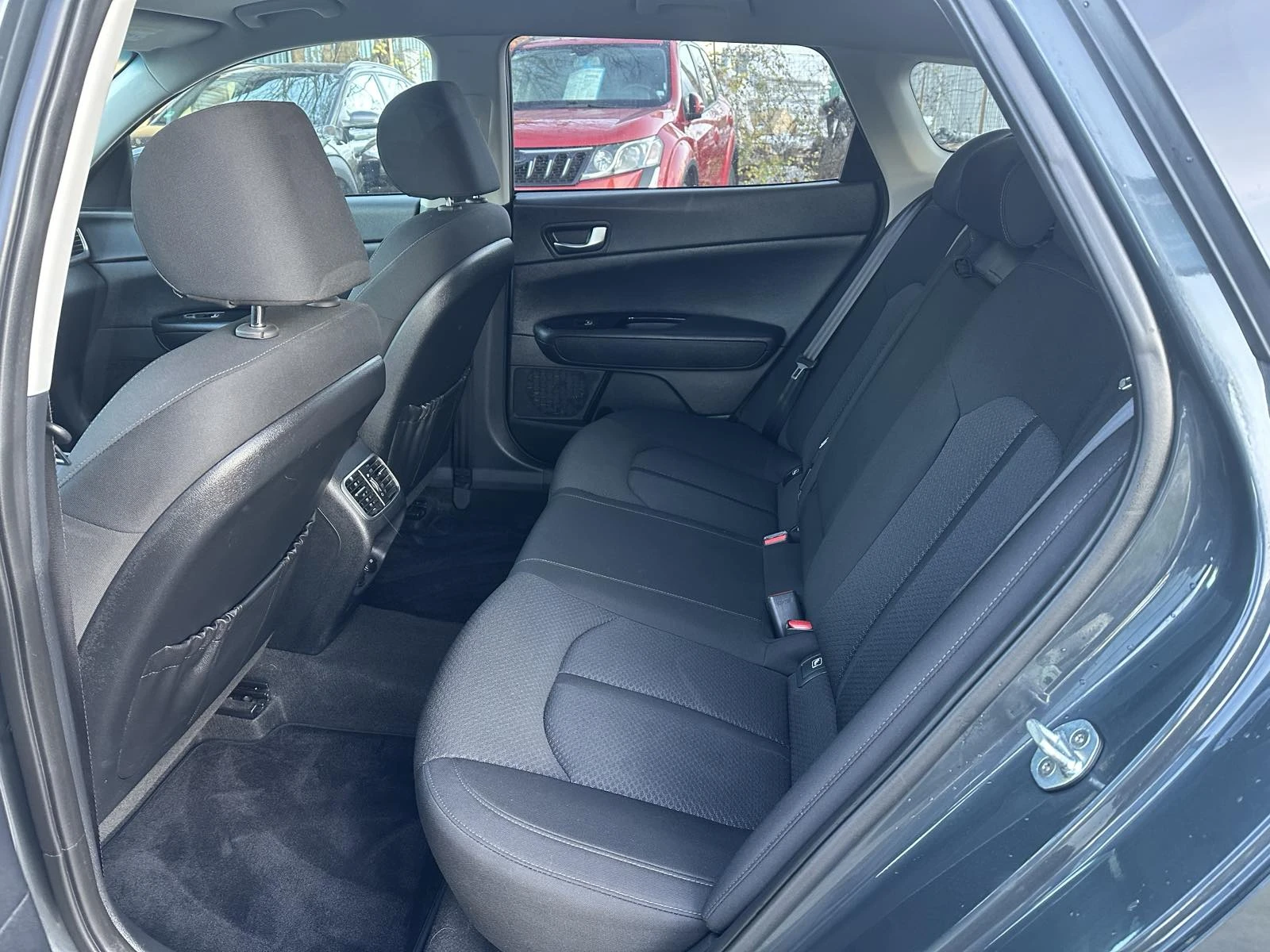 Kia Optima 1.6CRDI DCT EURO 6D - изображение 10