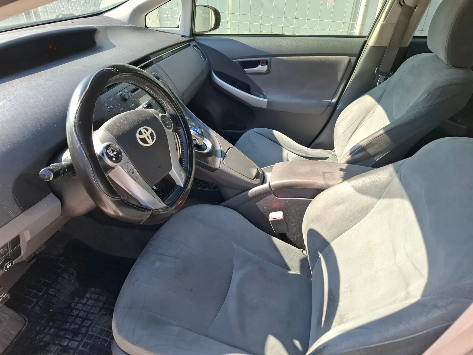 Toyota Prius 1.8, снимка 5 - Автомобили и джипове - 53706613