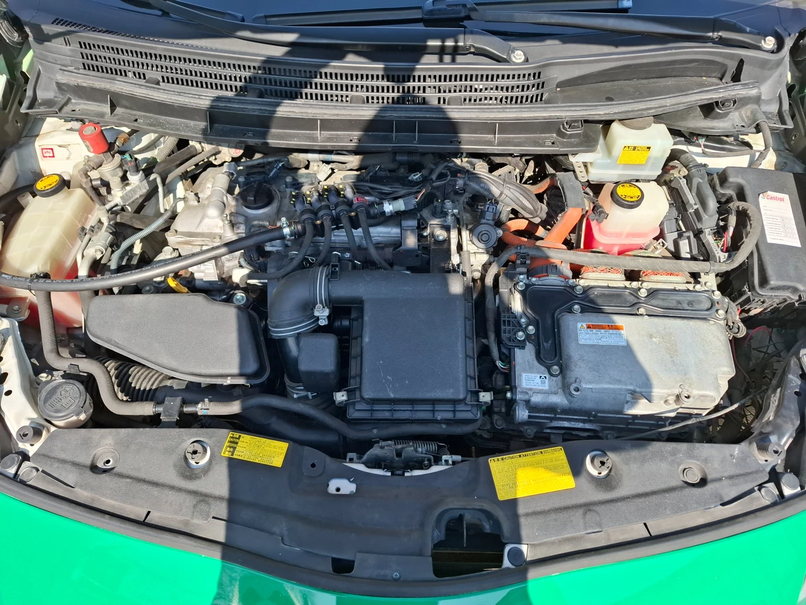 Toyota Prius 1.8, снимка 11 - Автомобили и джипове - 53706613