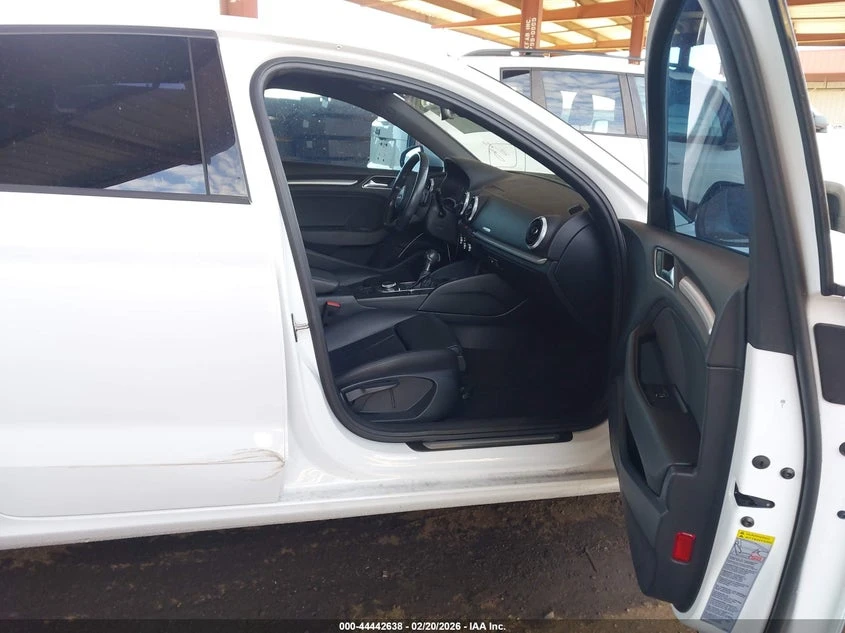 Audi A3 2.0l 2.0T Premium/2.0T Tech Premium, снимка 5 - Автомобили и джипове - 53942834