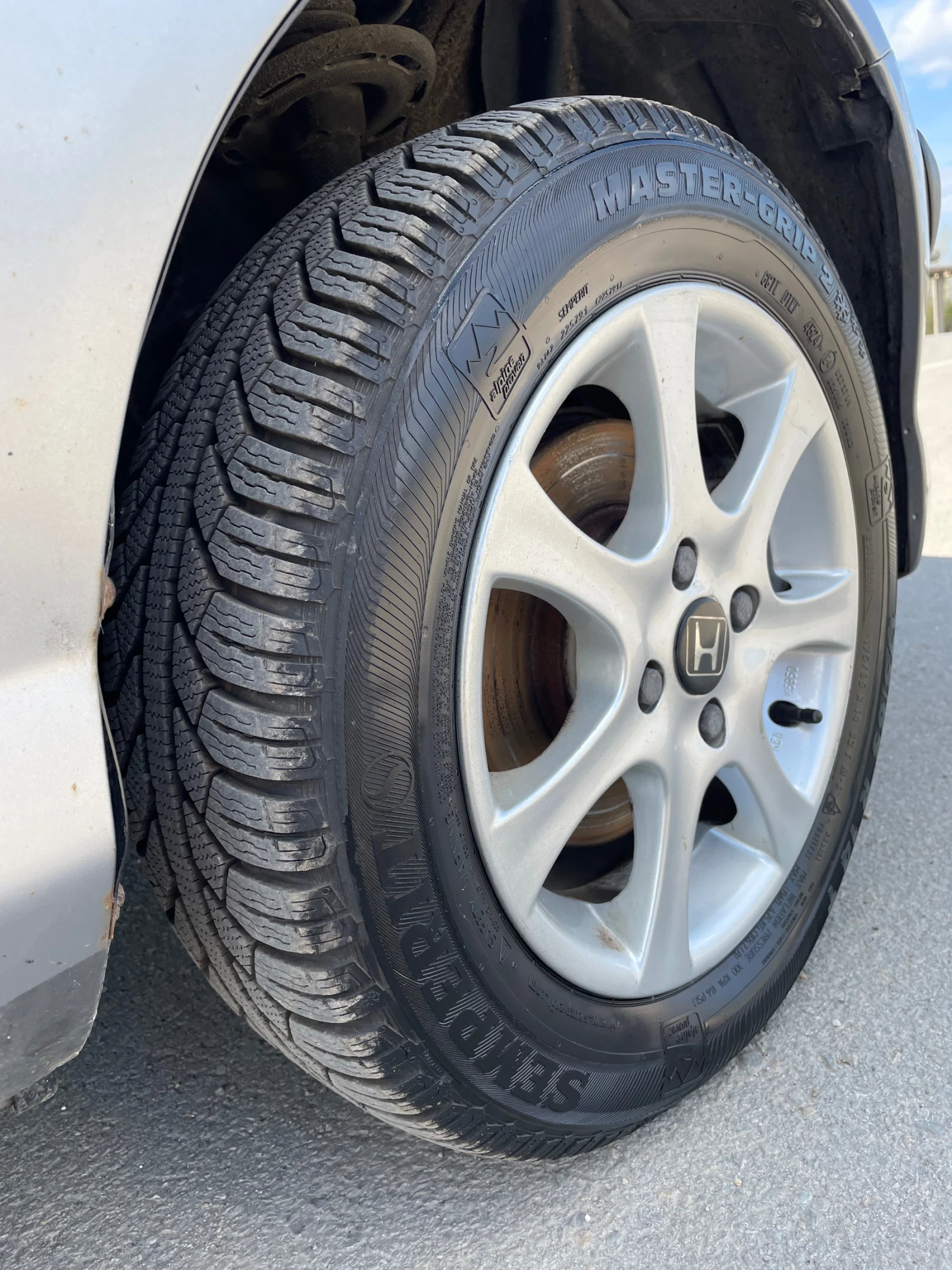 Honda Jazz 1.4i 82к.с. Facelift, Оригинални щори, Нови гуми!, снимка 17 - Автомобили и джипове - 53994102