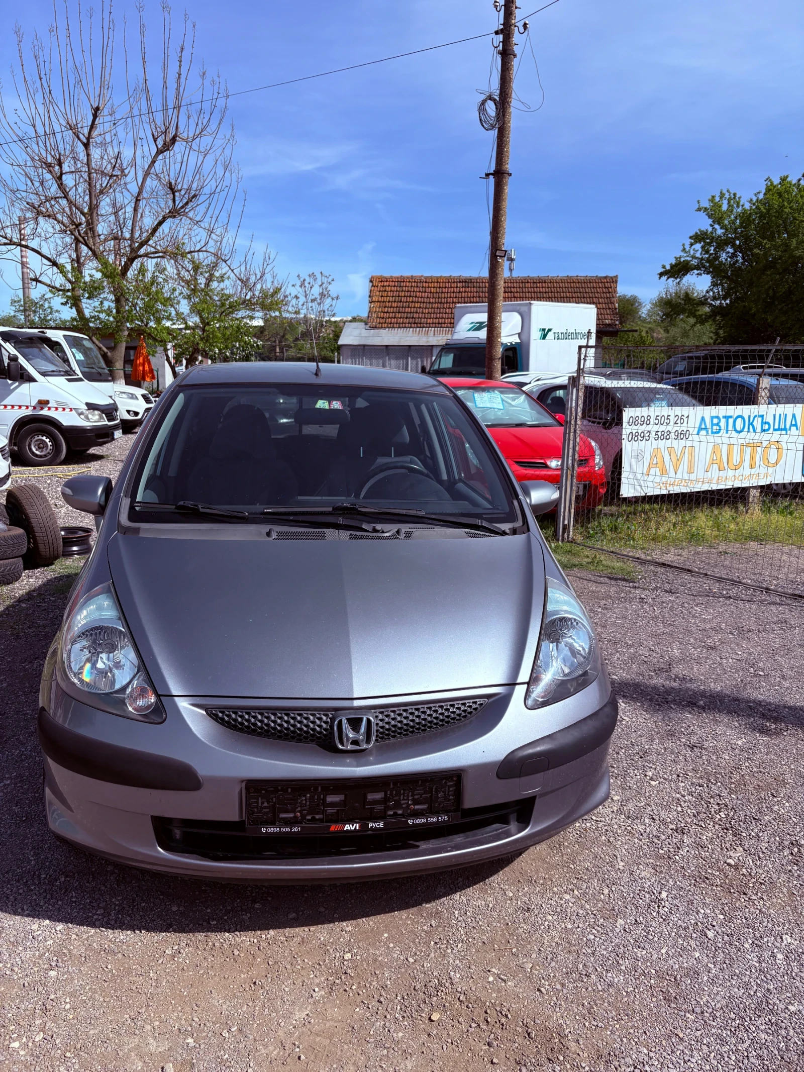 Honda Jazz 1.4i 82к.с. Facelift, Оригинални щори, Нови гуми!