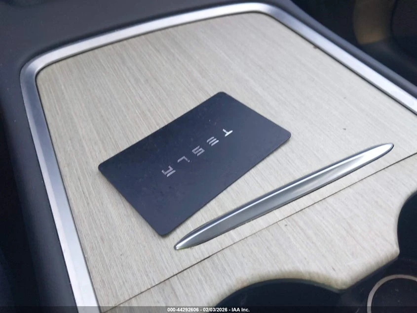 Tesla Model Y Awd/Long Range Dual Motor All-Wheel Drive, снимка 11 - Автомобили и джипове - 54039517