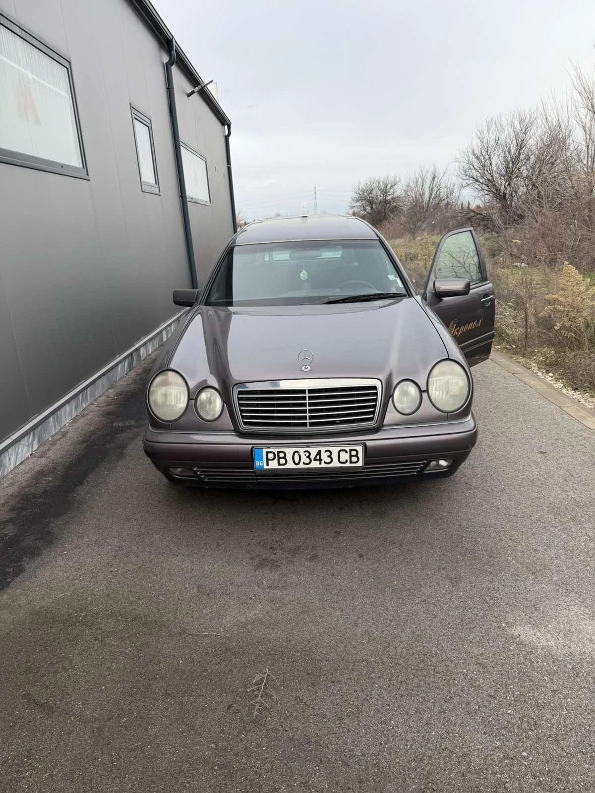 Mercedes-Benz E 290