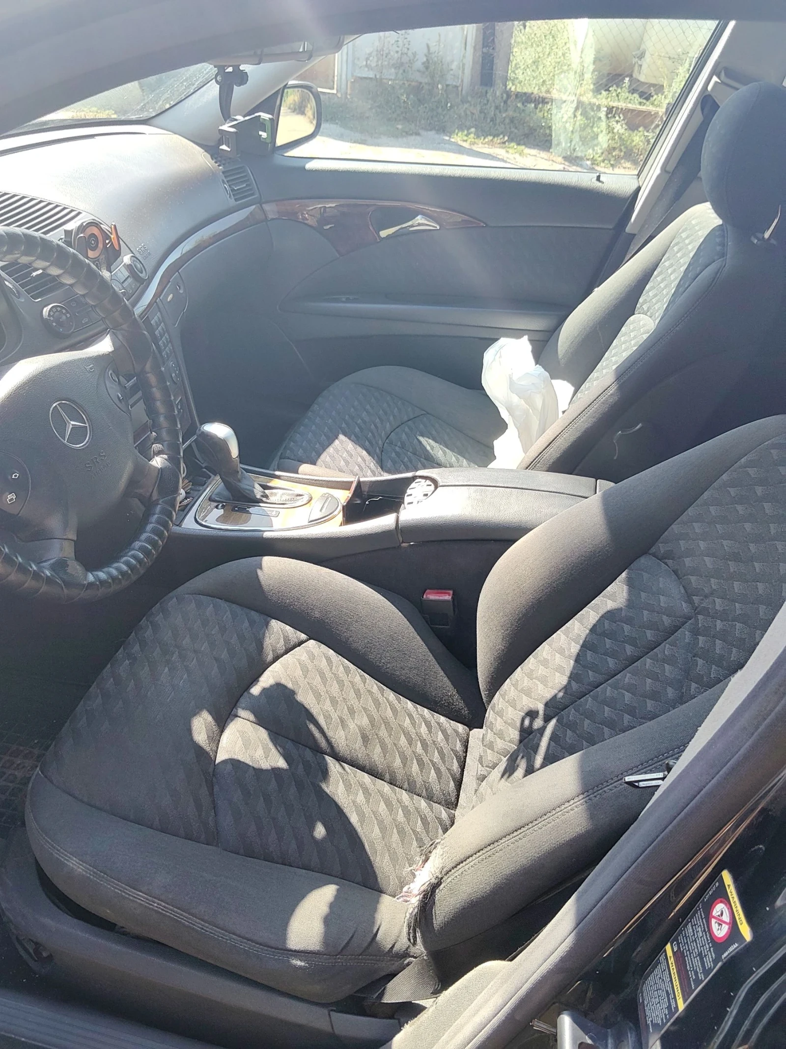 Mercedes-Benz E 200, снимка 8 - Автомобили и джипове - 54956064