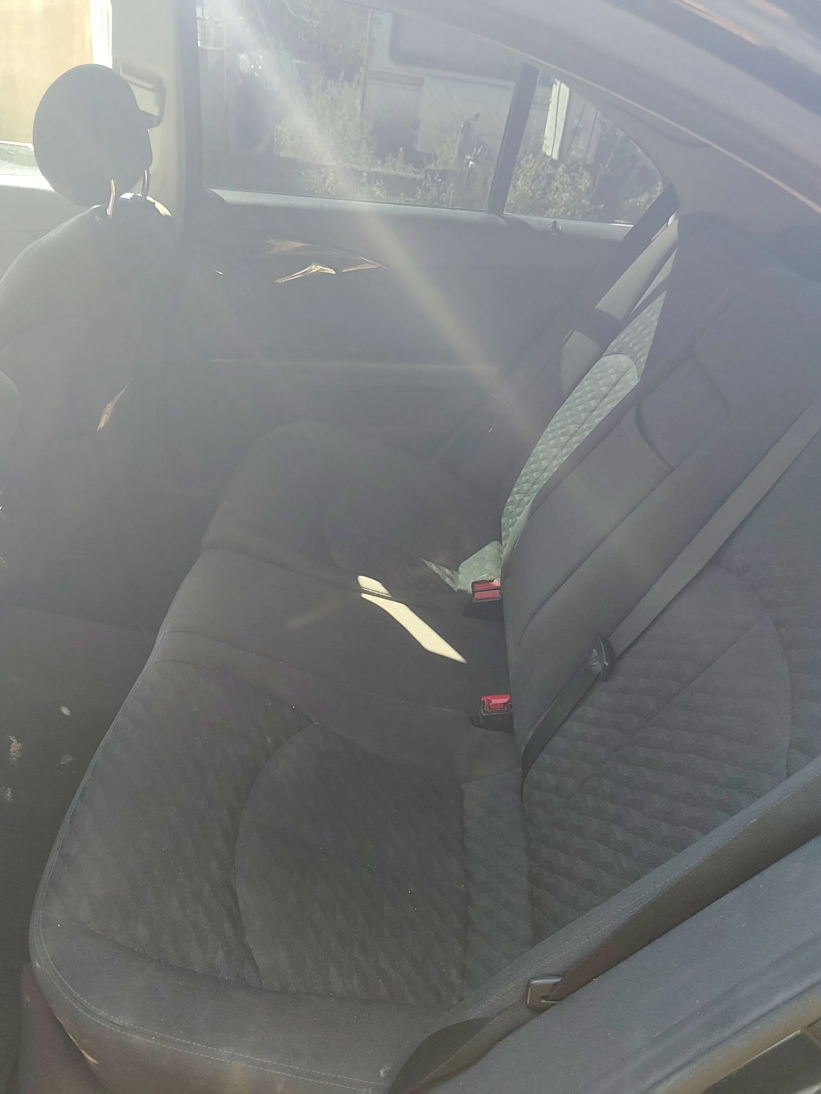 Mercedes-Benz E 200, снимка 5 - Автомобили и джипове - 54956064